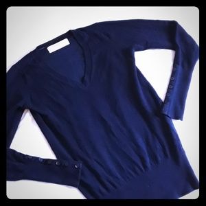 💙V-Neck Sweater sz SMALL💙